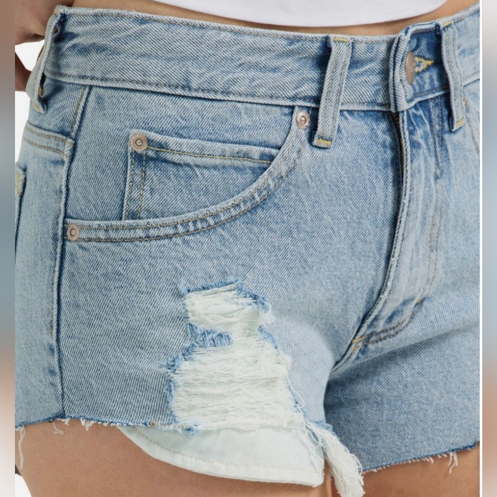 Lee Women's Distressed Denim Shorts - Light Blue